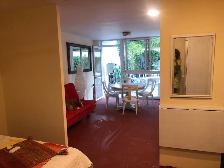 Apartamento Abierto Con Patio Matadepera المظهر الخارجي الصورة