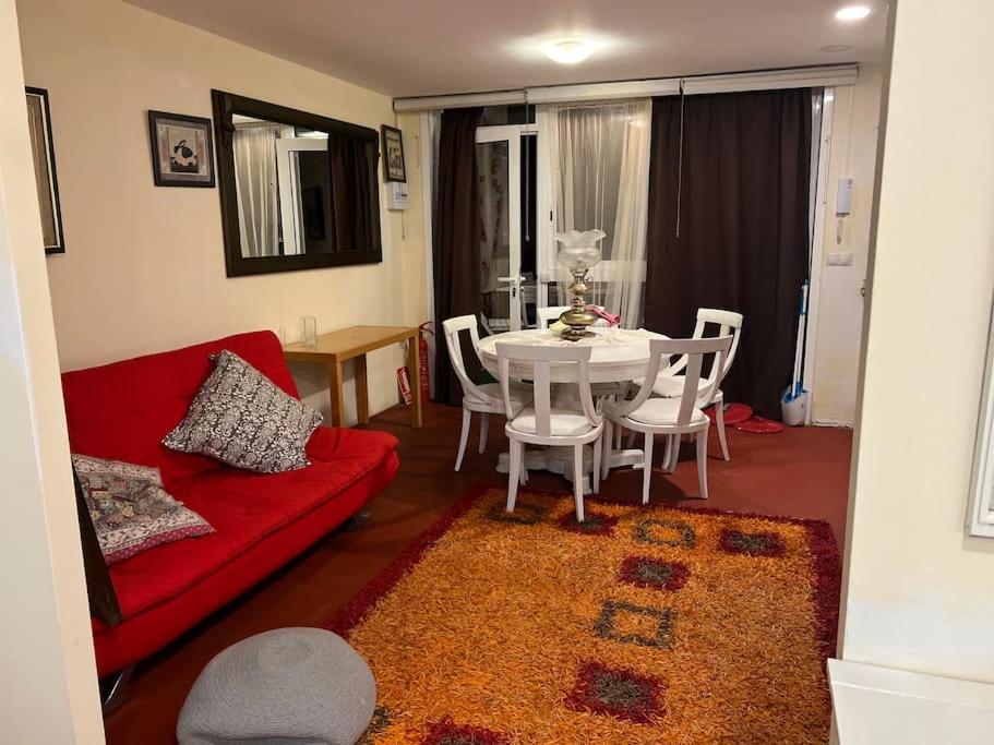 Apartamento Abierto Con Patio Matadepera المظهر الخارجي الصورة